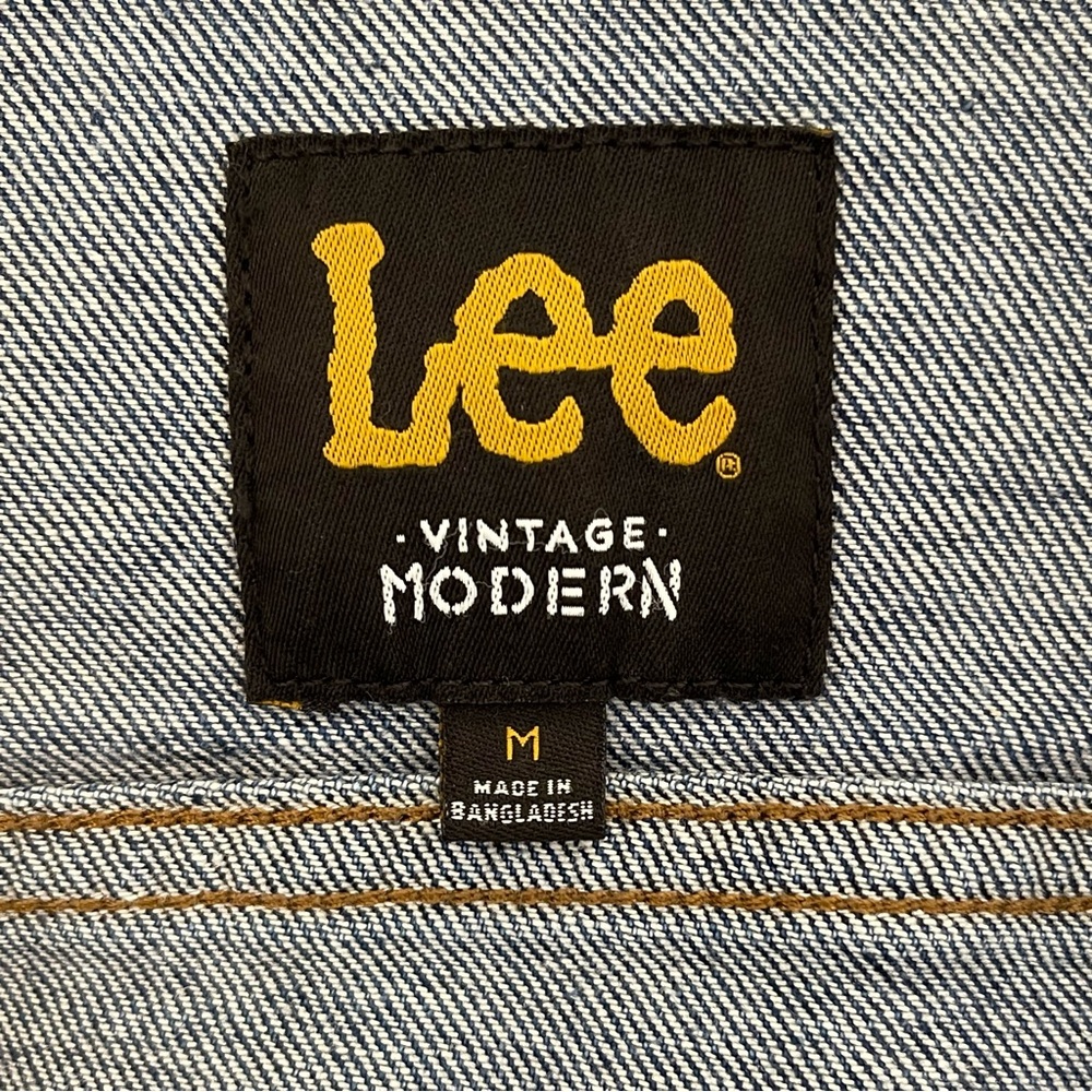 Lee Men’s Light Wash Distressed Denim Jean Jacket - Picture 9 of 14